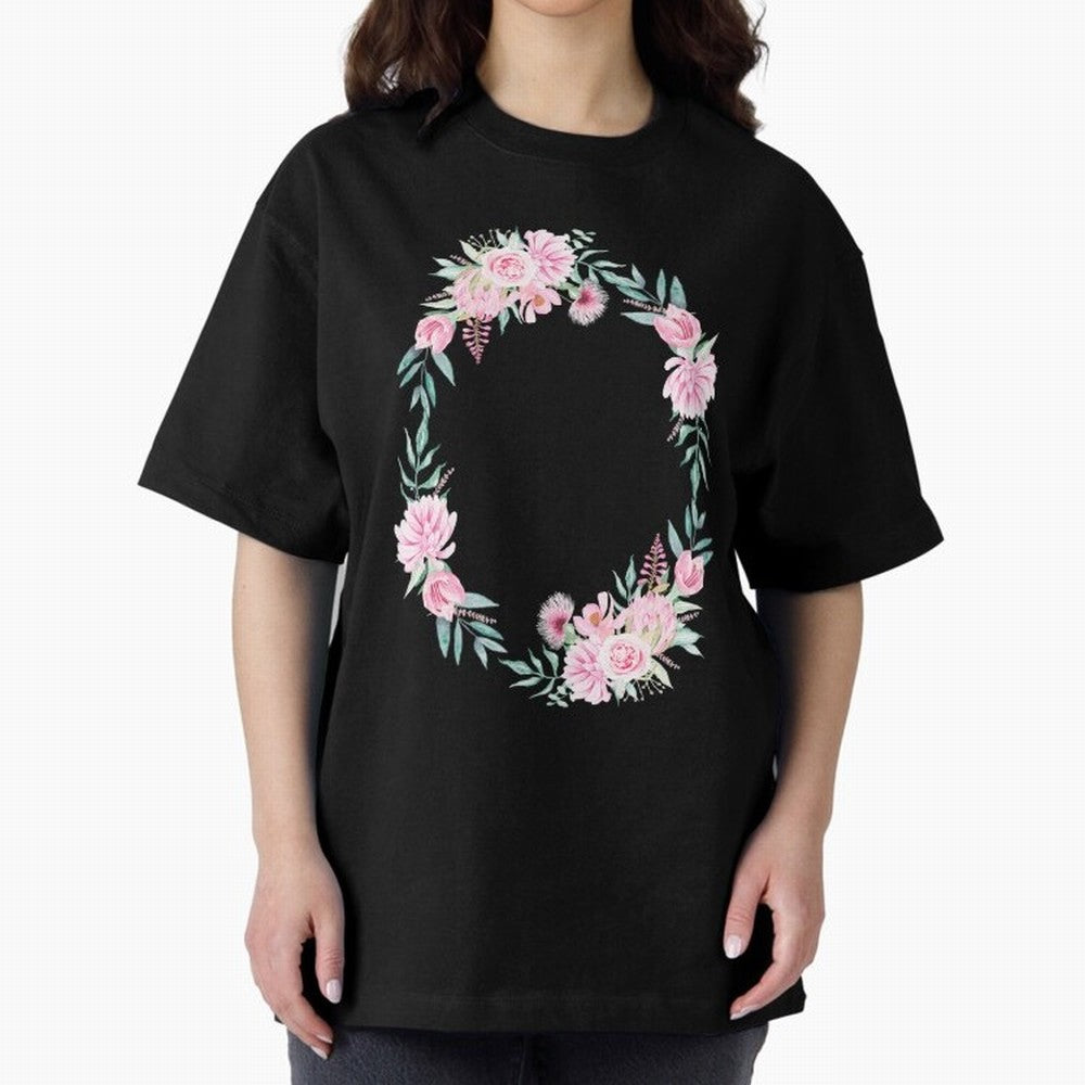 Proverbios 31:25 ¨C Est¨¢ vestida de fuerza y dignidad | Vers¨ªculo B¨ªblico Floral | Mujer de Fe Oversized T-Shirt Join the Countdown to Global Football Passion for FIFA World Cup 2026 USA Canada Mexico, Highlighting Cristiano Ronaldo, Haaland and