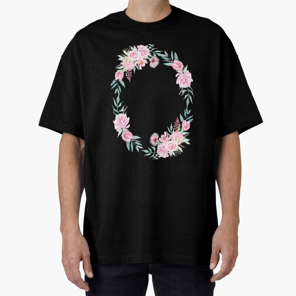 Proverbios 31:25 ¨C Est¨¢ vestida de fuerza y dignidad | Vers¨ªculo B¨ªblico Floral | Mujer de Fe Oversized T-Shirt Join the Countdown to Global Football Passion for FIFA World Cup 2026 USA Canada Mexico, Highlighting Cristiano Ronaldo, Haaland and