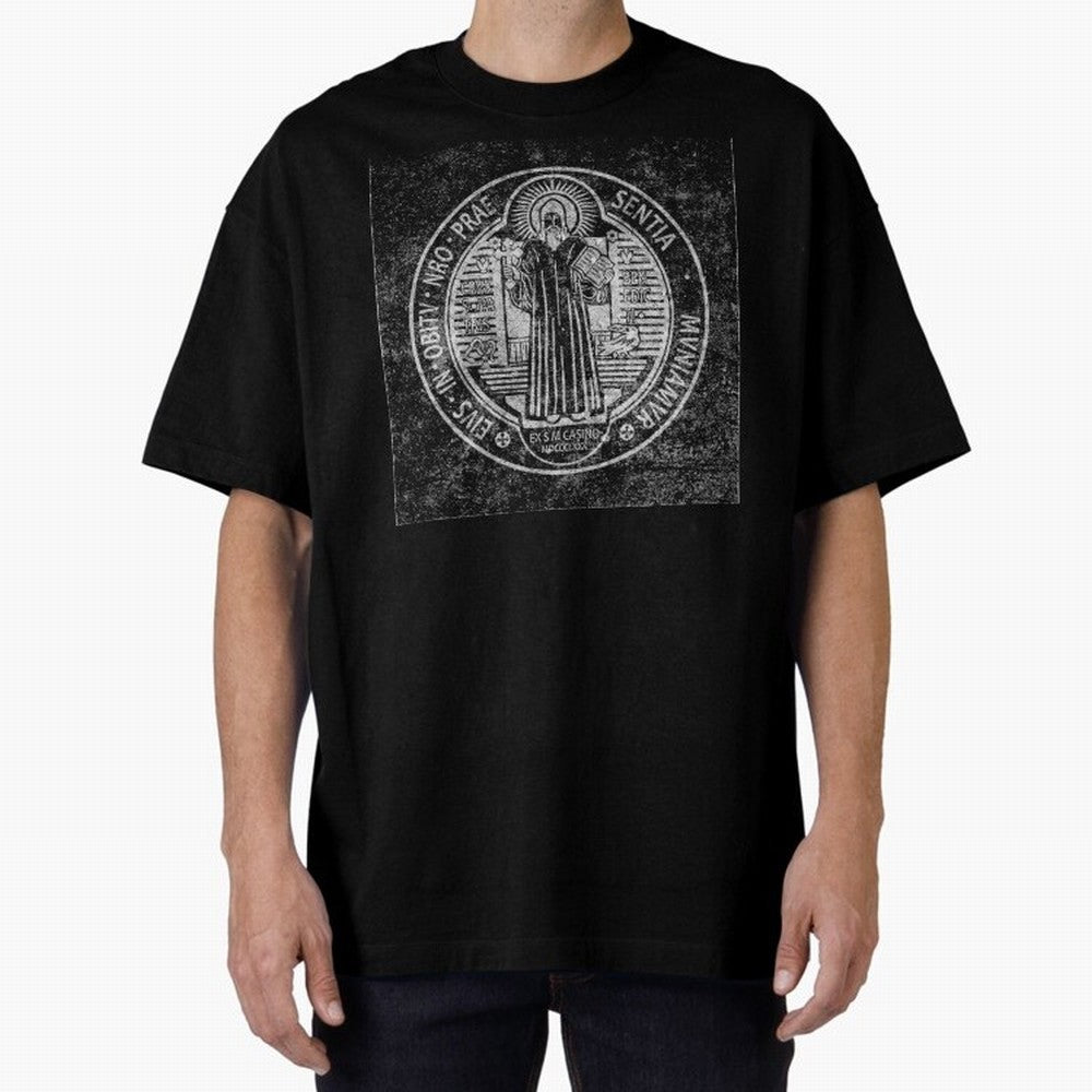 Medalla de San Benito Frontal Relieve Oversized T-Shirt Bring World Football Passion into FIFA World Cup 2026 USA Canada Mexico Centered on CR7 and Messi, Brazil, Portugal and Argentina Energy, Stadium Memories, Football Loyalty, International