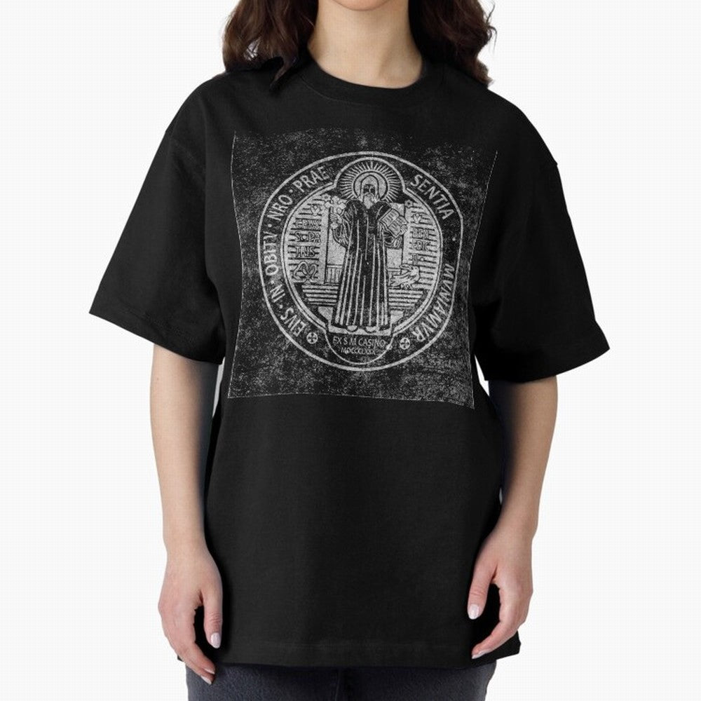 Medalla de San Benito Frontal Relieve Oversized T-Shirt Bring World Football Passion into FIFA World Cup 2026 USA Canada Mexico Centered on CR7 and Messi, Brazil, Portugal and Argentina Energy, Stadium Memories, Football Loyalty, International