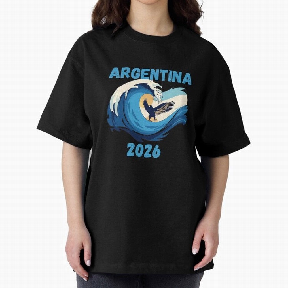Camiseta y Calcoman¨ªa Argentina - Dise?o Bandera Albiceleste para Hinchas. Oversized T-Shirt Feel the Trophy Chase of FIFA World Cup 2026 Group Stage for Fans of Messi and Spain, Bringing Football Passion, Legendary Performances, Festival Vibes